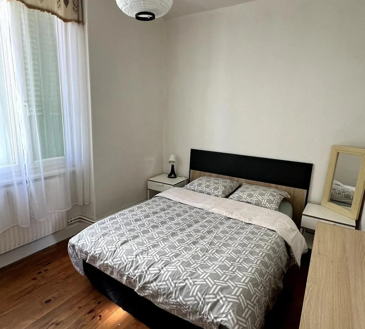 Apartment Appartement Paisible Villeurbanne France